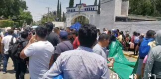 Con palos y machetes, pobladores de la Raya corren a maestros
