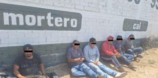 Fiscalía detiene a 6 personas por robo de tráiler cargado con acero en el Valle de Etla
