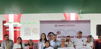 Entregan tarjetas de Farmacias Bienestar en municipios de Valles Centrales