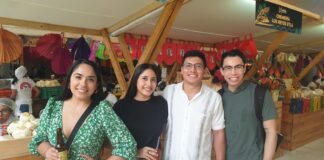 Variedad de productos oaxaqueños deslumbran a visitantes en la Feria del Mezcal