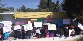 Protestan padres de familia de Cuilápam en el IOCIFED