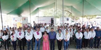 Acerca SSO servicios gratuitos en Expo Salud en Trinidad Zaachila