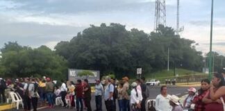 No bajan la guardia comuneros de Bajos de Coyula y el Arenal; suspende actividades Aeropuerto de Huatulco