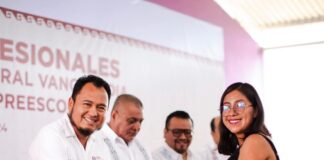 Entrega IEEPO 387 títulos profesionales a personas egresadas normalistas