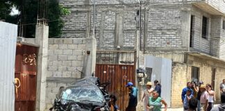 Tráiler se queda sin frenos y deja varios vehículos dañados y una mujer sin vida en la Experimental