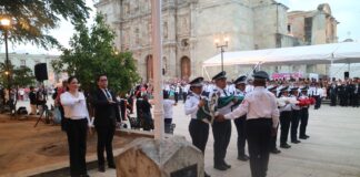 Preside Cocitei ceremonia de Arriamiento del Lábaro Patrio