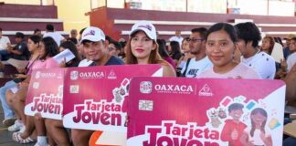 Entregan Tarjeta Joven a 968 personas beneficiarias en la región Costa