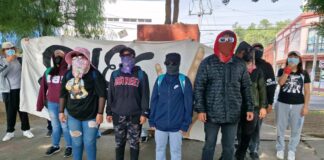 Normalistas de educación especial bloquean para exigir pago de diplomados