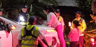 En estado de ebriedad mujer insulta y agrede a policías viales en la ciudad de Oaxaca