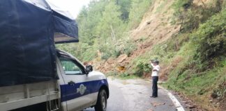 Habilitan carril en carretera local 178 Juquila-Río Grande