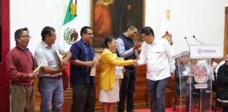 Como un acto de justicia social, brinda Gobierno de Oaxaca seguridad jurídica a voceadoras y voceadores