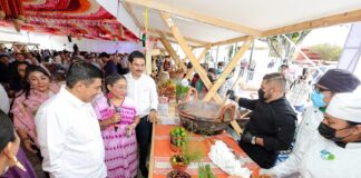 Inaugura Salomón Jara la segunda edición del Festival del Mole de Caderas en la capital oaxaqueña