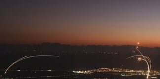 Irán ataca a Israel con misiles balísticos