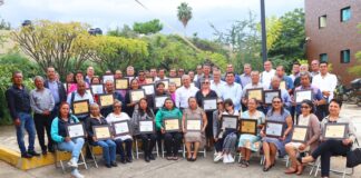 Reconocen a personal de la Sefader por sus años de servicio