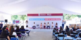 Entrega DIF Oaxaca libros de texto en sistema braille a instituciones educativas