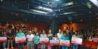Entrega Sebienti tarjetas Farmacias Bienestar a estudiantes de la UABJO
