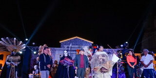 Ayuntamiento celebra la vida entre disfraces y tradiciones