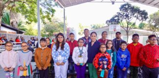 Entrega DIF Oaxaca 900 lentes graduados a la niñez oaxaqueña