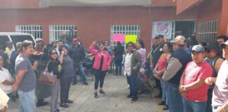 Protestan trabajadores de Seculta para exigir entrega de sus oficinas