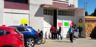 Trabajadores despedidos intensifican protestas y toman dependencias de Gobierno