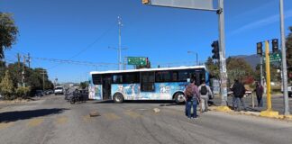 Tras la revocación de plazas, trabajadores inician movilizaciones