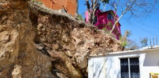 Atienden Soapa y CEPCyGR afectación por deslizamiento de tierra en colonia Santa Anita