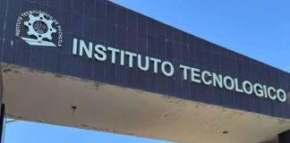 Cumplen dos días de protesta alumnos del Tecnológico de Pochutla