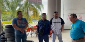 Integrantes de la Facultad de Enfermería de la UABJO respaldan el movimiento de la comunidad de Derecho