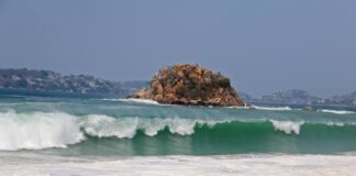 Emite Protección Civil alerta por mar de fondo en la zona costera de Oaxaca