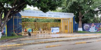 Porros frustran protesta en la UABJO; rector no cumple acuerdos