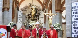 Imperdonable majadería, la invitación de última hora al Arzobispo Pedro Vázquez Villalobos, a la iluminación del Templo de Santo Domingo de Guzmán