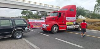 Bloqueo en la autopista Cuacnopalan-Oaxaca por transportistas