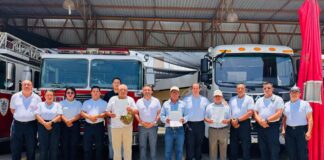 Entrega Gobierno de Oaxaca constancias a pensionados del Cuerpo de Bomberos para acceder a servicios médicos