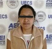 Detienen a mujer que robo caja fuerte del municipio de San Mateo Piñas
