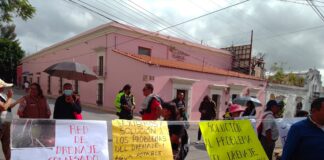 Vecinos de la colonia Casa Blanca exigen solución a problemas de drenaje y agua potable