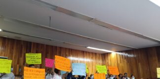 Trabajadores eventuales del ISSSTE demandan plazas laborales