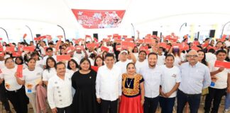 Con la entrega de 835 tarjetas Mi Primera Chamba, Salomón Jara abre oportunidades laborales a juventud oaxaqueña