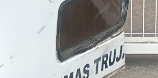 Tres muertos tras choque de mototaxi y volteo en Ánimas Trujano