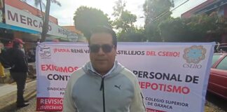 Sindicato del CSEIIO bloquea calles; exige destitución de René Vázquez