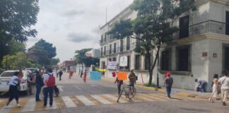 Toman edificio de los juzgados y tribunales federales; exigen cumplimiento de amparos de 2006-2007