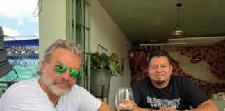 Celebra Marco Hernández éxito en la pantalla chica del actor Sergio Sendel