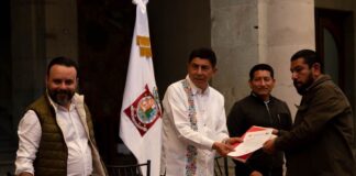 Recibe Gobernador Salomón Jara pliego petitorio del Frente Popular Revolucionario