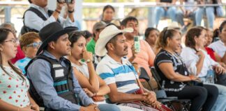 ESTRENAN TECHADO EN BAJOS DE CHILA, SALOMÓN JARA ENTREGA LA OBRA