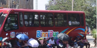 Bloqueos del PAAE paralizan rutas del BinniBus y afectan a usuarios en Oaxaca