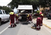 CON LABORES DE BACHEO, SICARÚ LULA’ TRANSFORMA AVENIDA SÍMBOLOS PATRIOS
